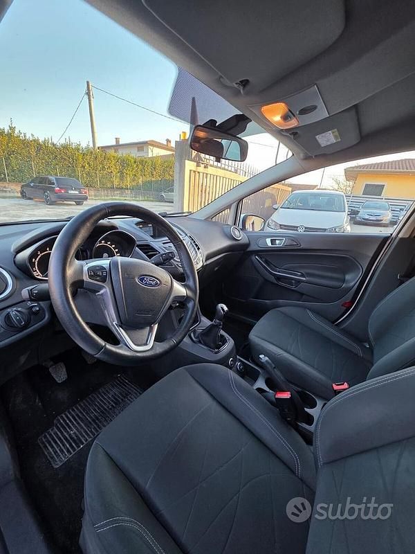 Usata Ford Fiesta 95 CV (69 kW) 2016 Bianco Berlina