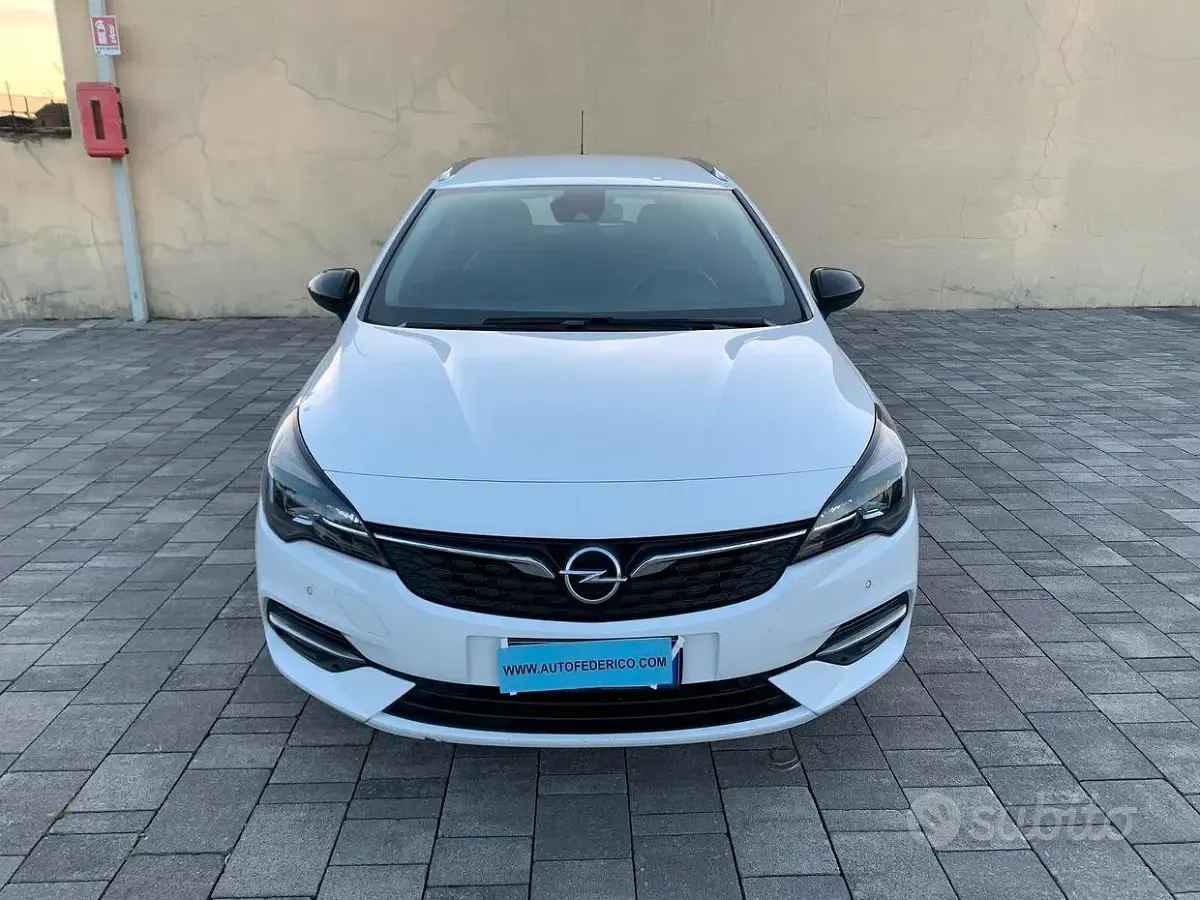Usata Opel Astra S 105 CV (77 kW) 2022 Bianco Utilitaria
