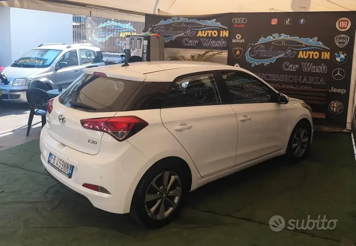 Usata Hyundai i20 Style 75 CV (55 kW) 2016 Bianco Berlina