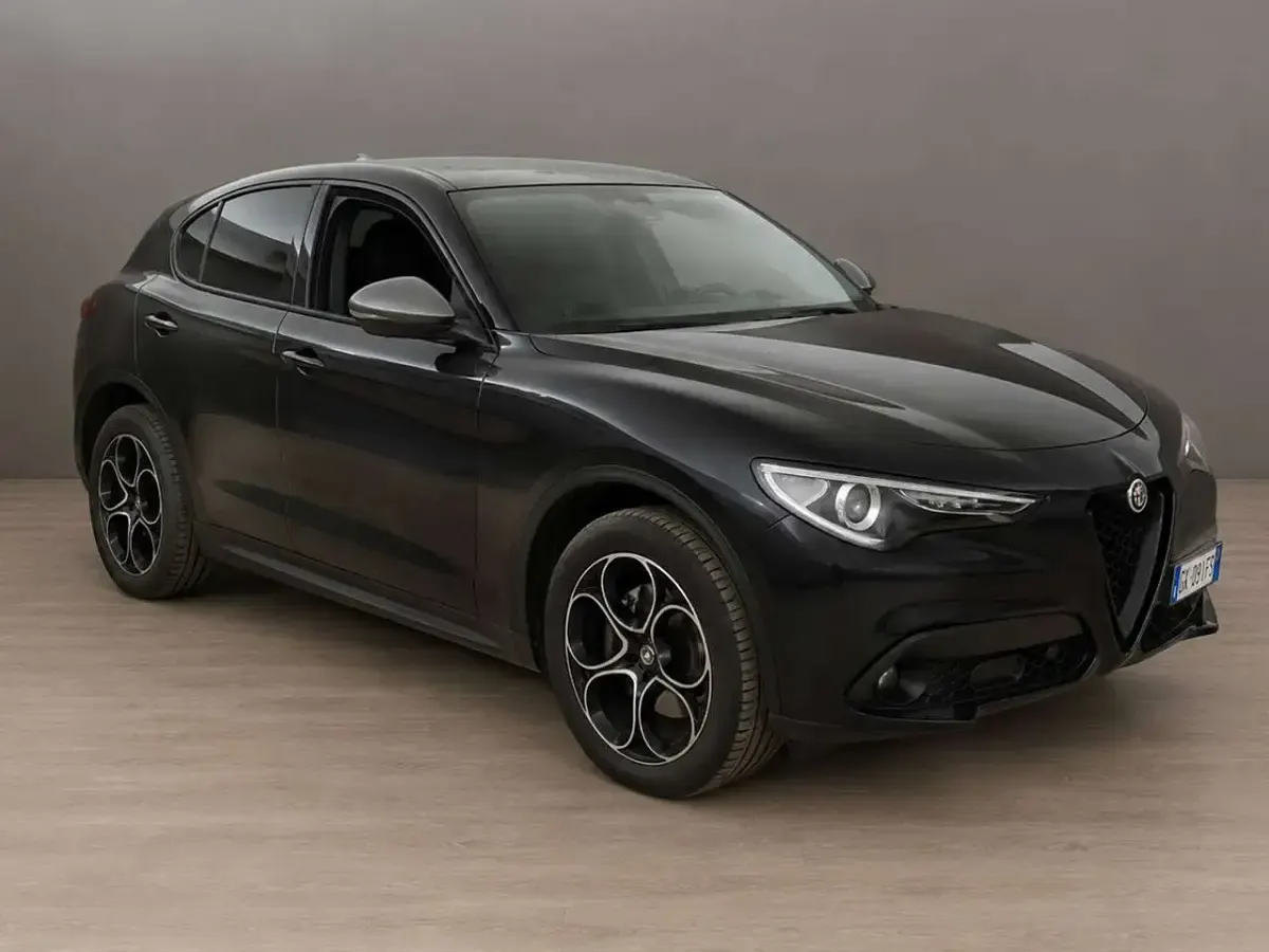 Usata Alfa Romeo Stelvio Sprint 160 CV (117 kW) 2022 Nero SUV