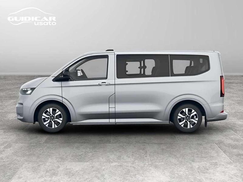 Nuova VW Caravelle Life 2025 Light grey metallizzato Monovolume
