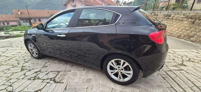 Usata Alfa Romeo Giulietta Distinctive 105 CV (77 kW) 2012 Nero Berlina