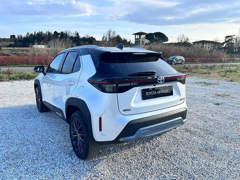 Usata Toyota Yaris Cross 116 CV (85 kW) 2021 Bianco SUV