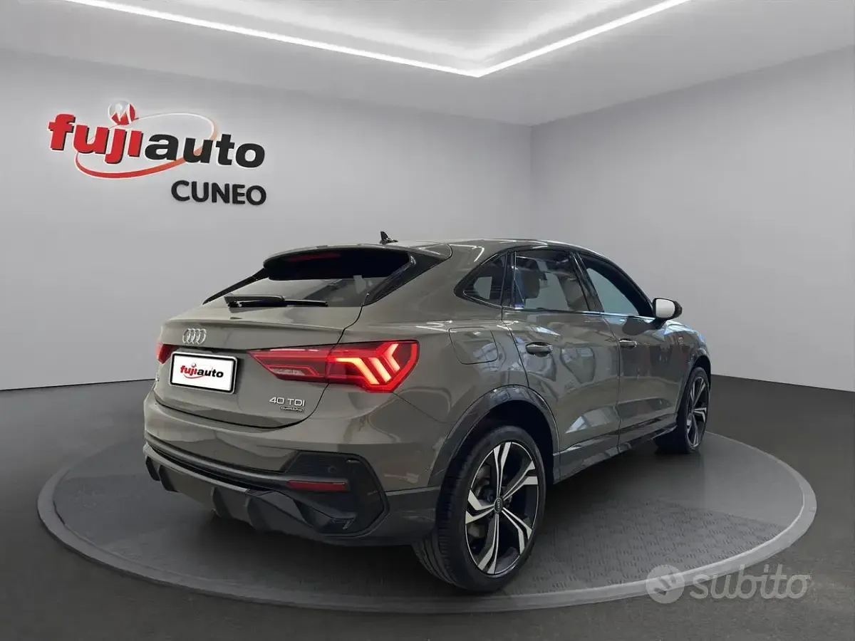 Usata Audi Q3 Sportback S-Line 200 CV (147 kW) 2022 Rosso SUV