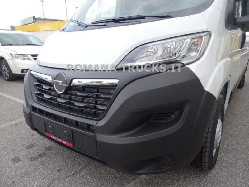 Usata Opel Movano 136 CV (100 kW) 2023 Bianco pastello Furgone
