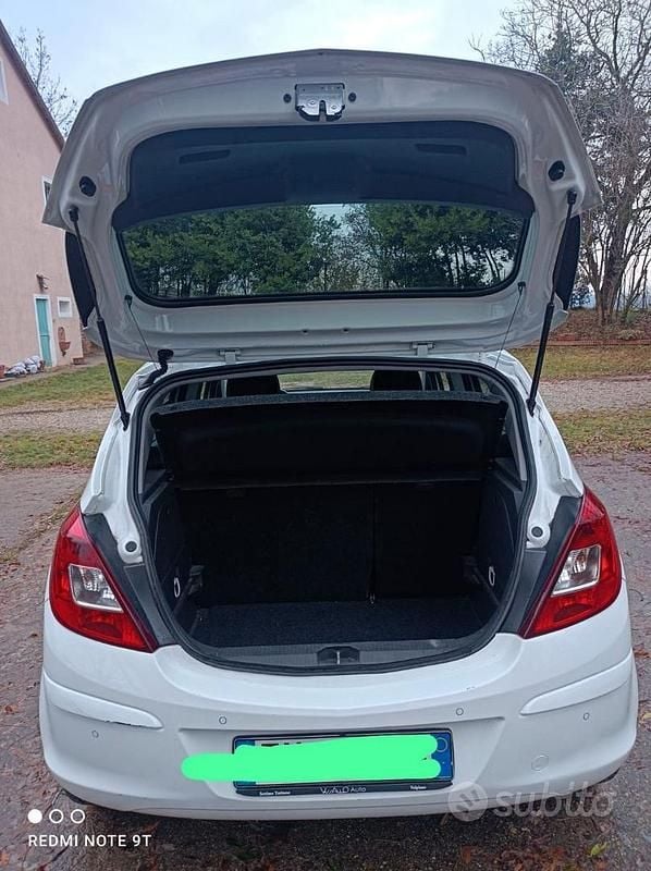 Usata Opel Corsa Edition 86 CV (63 kW) 2014 Bianco Utilitaria