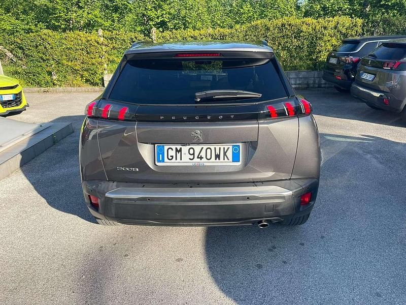 Usata Peugeot 2008 Allure 131 CV (96 kW) 2023 Grigio SUV