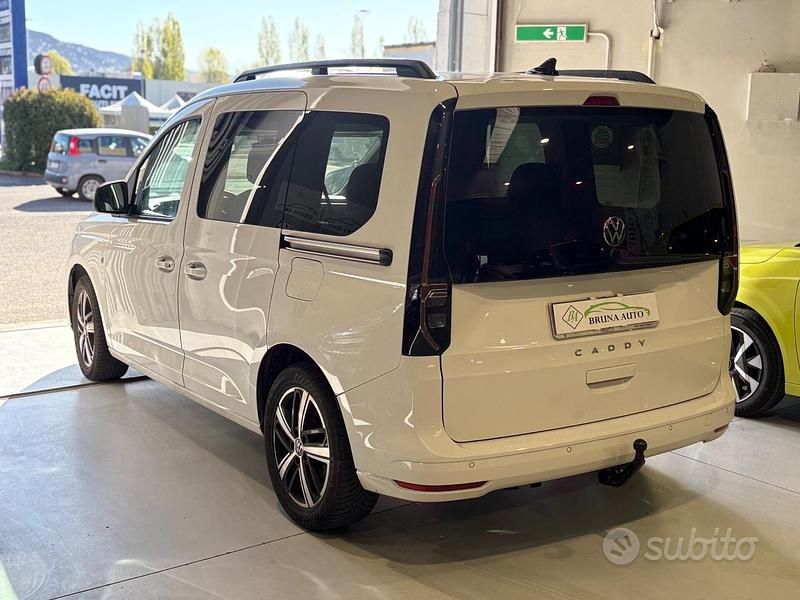 Usata VW Caddy 122 CV (89 kW) 2024 Bianco Monovolume