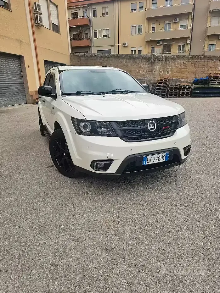 Usata Fiat Freemont 170 CV (125 kW) 2011 Bianco SUV