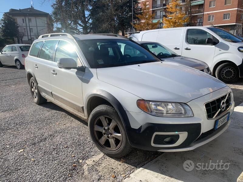 Usata 2010 Volvo XC70 SUV | 8000 € (Buon prezzo) - Immagine 1/4