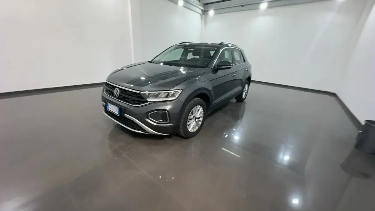 Usata VW T-Roc Life 150 CV (110 kW) 2022 Indium grey met. SUV