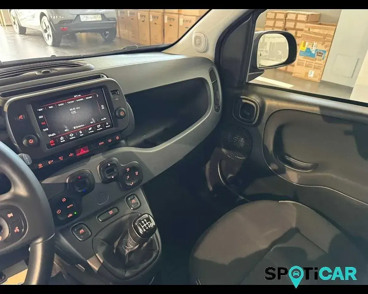 Usata Fiat Panda Cross Cross 71 CV (52 kW) 2023 Grigio Utilitaria