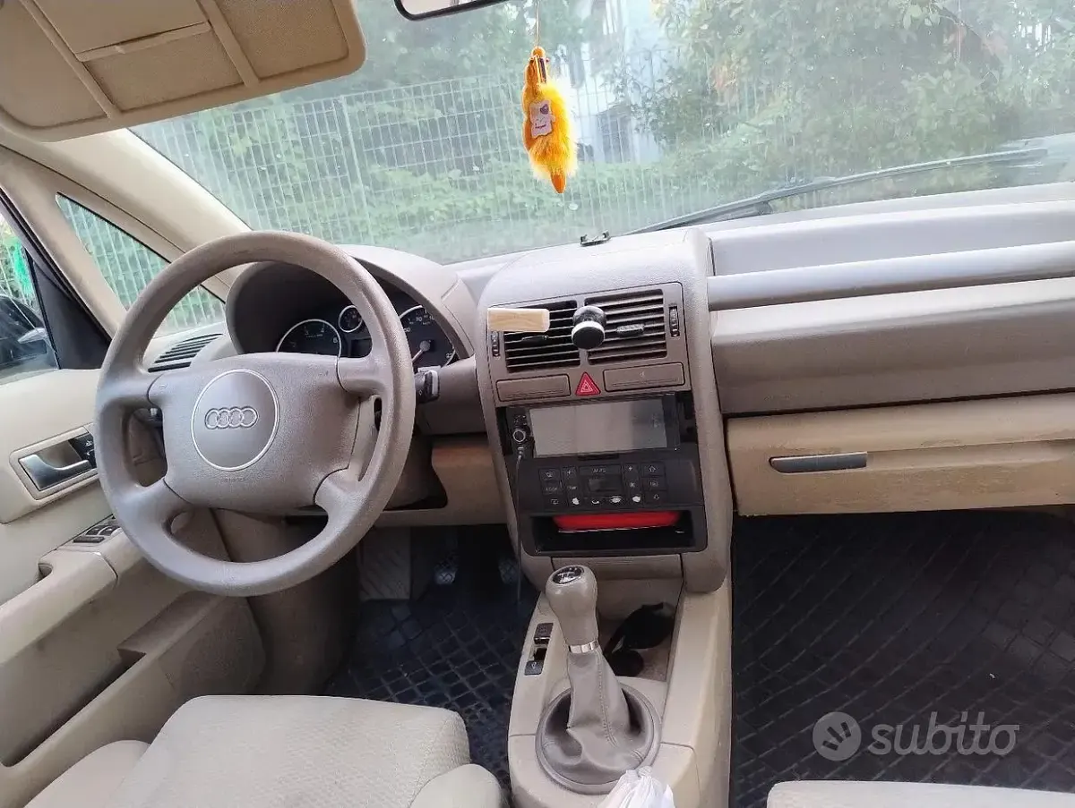 Usata Audi A2 75 CV (55 kW) 2004 Nero Utilitaria