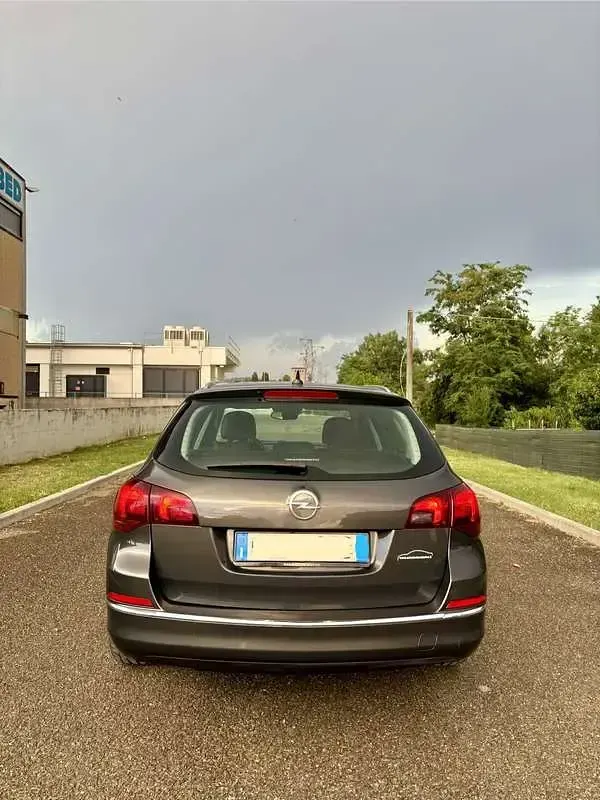 Usata Opel Astra 131 CV (96 kW) 2013 Station wagon