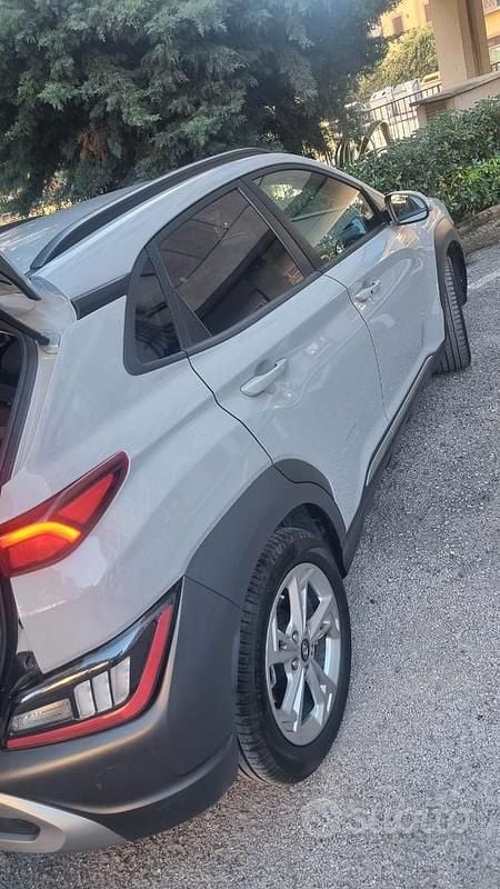 Usata Hyundai Kona 120 CV (88 kW) 2023 Grigio SUV