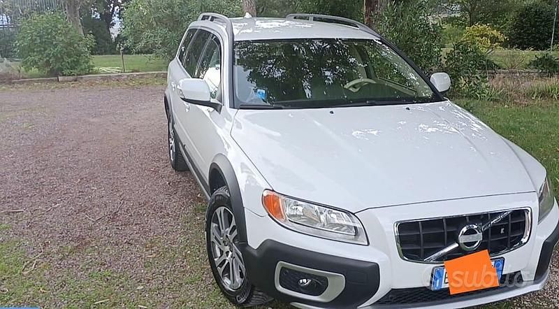 Bianco Usata 2013 Volvo XC70 Tre volumi | 15.000 € - Immagine 1/4