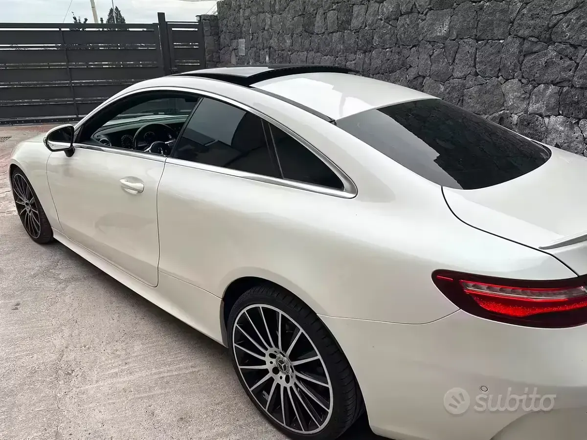 Usata Mercedes E220 194 CV (142 kW) 2020 Bianco Coupé