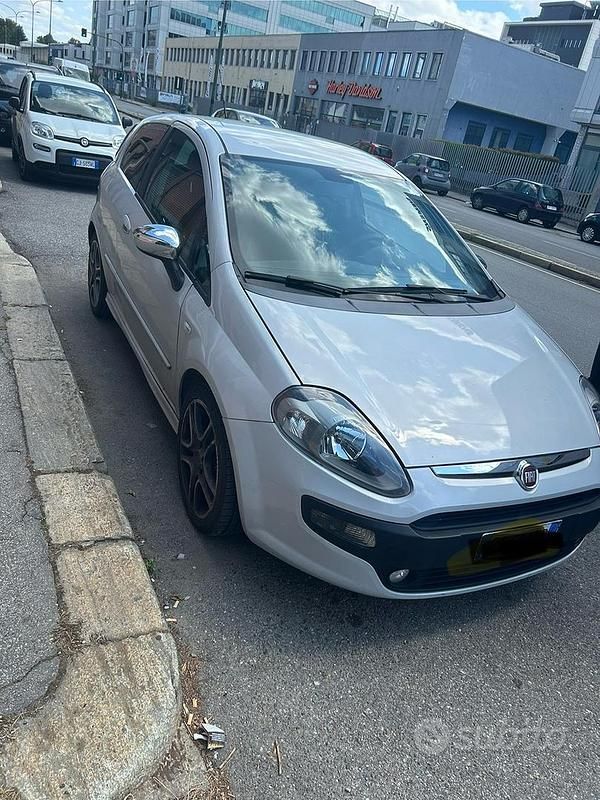 Bianco Usata 2010 Fiat Grande Punto Due volumi | 3000 € (Buon prezzo) - Immagine 1/4