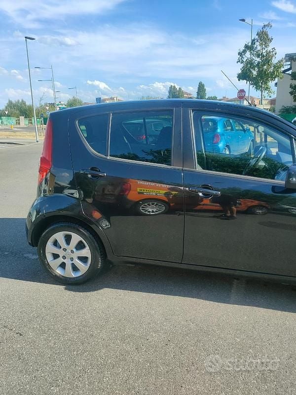Usata Opel Agila 75 CV (55 kW) 2008 Nero Utilitaria