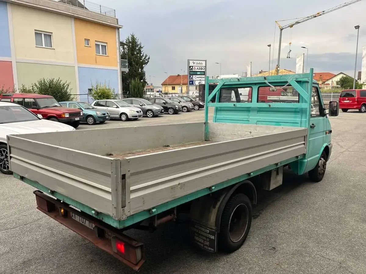 Usata Iveco Daily 103 CV (75 kW) 1997 Celeste Furgone