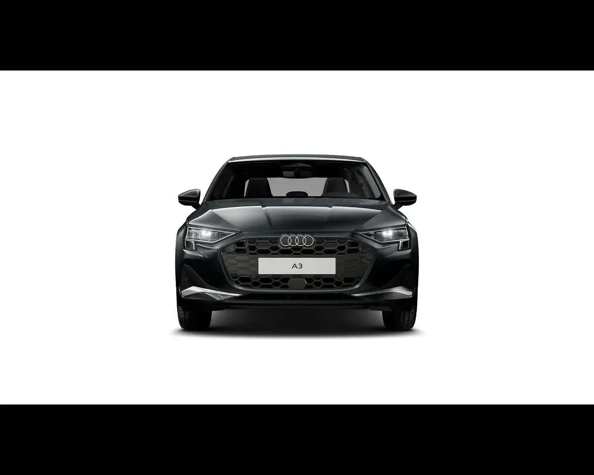 Nuova Audi A3 Advanced 116 CV (85 kW) 2026 Grigio manhattan metallizzato Berlina
