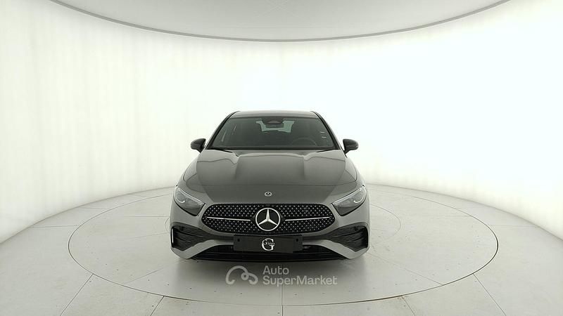 Nuova Mercedes A180 116 CV (85 kW) 2026 Gray Berlina