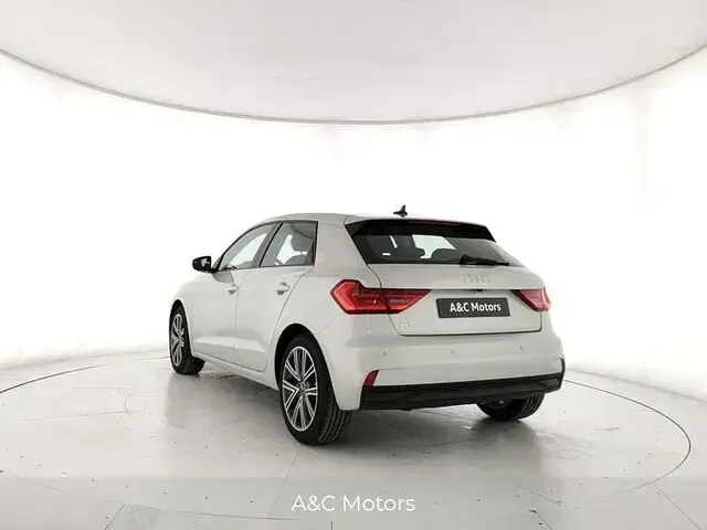 Usata Audi A1 Sportback Business 116 CV (85 kW) 2025 Argento rugiada metallizzato Utilitaria