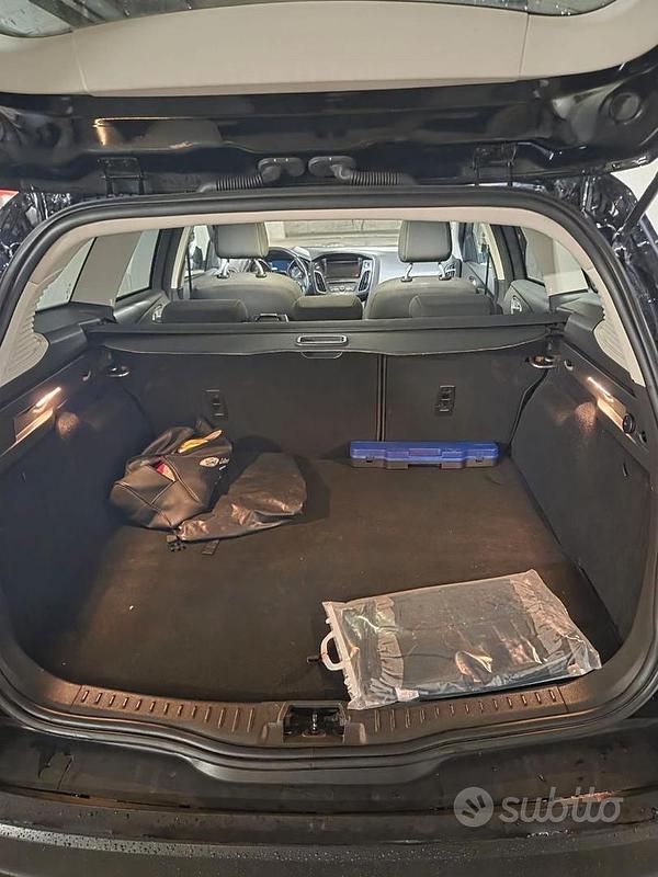 Usata Ford Focus Titanium 120 CV (88 kW) 2017 Nero Station wagon