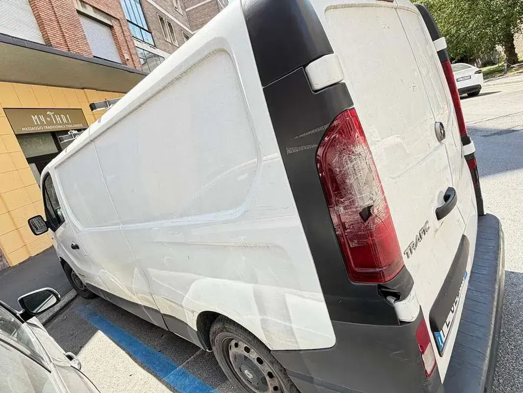 Usata Renault Trafic 95 CV (69 kW) 2016 Bianco Monovolume