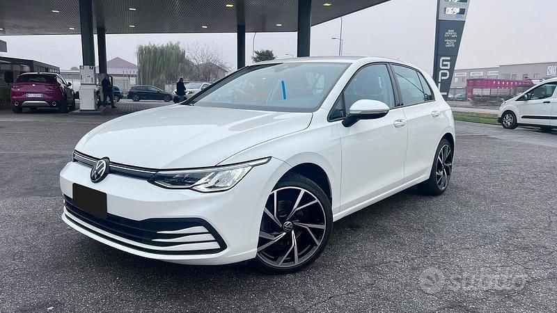 Bianco Usata 2020 VW Golf VII Executive Tre volumi | 18.990 € (Buon prezzo) - Immagine 1/4