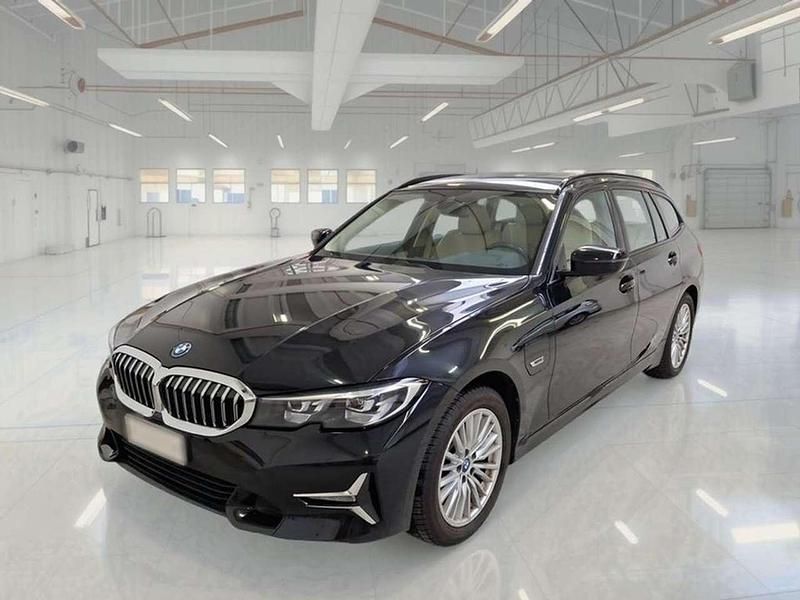 Nero Usata 2022 BMW 320e Luxury Line Station wagon | 30.750 € (Super prezzo) - Immagine 1/4