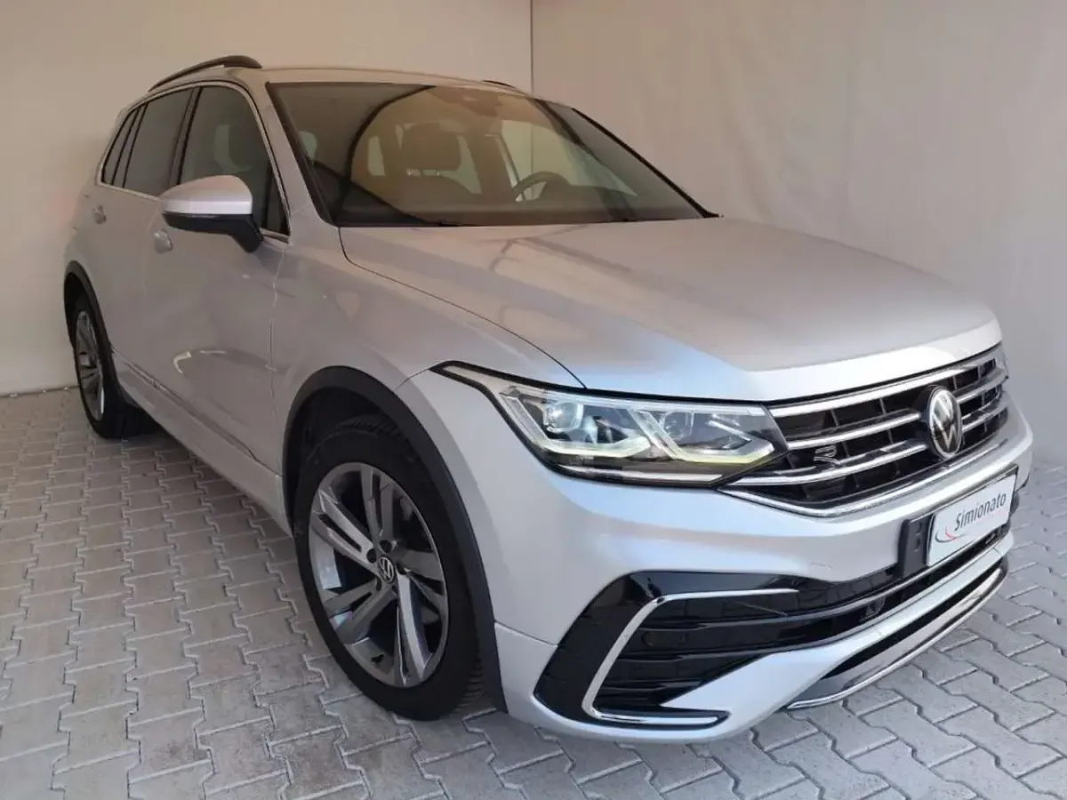 Usata VW Tiguan R-line 150 CV (110 kW) 2022 Grigio SUV