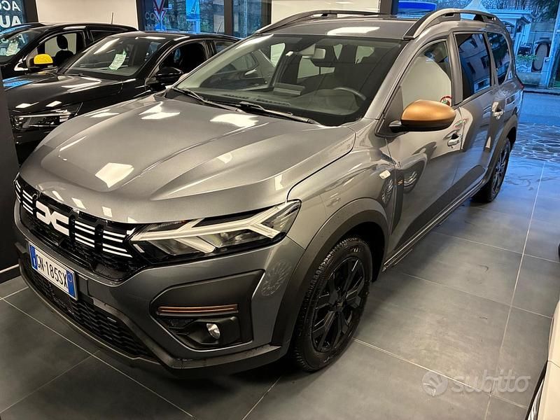 Usata Dacia Jogger Extreme 101 CV (74 kW) 2023 Grigio Monovolume