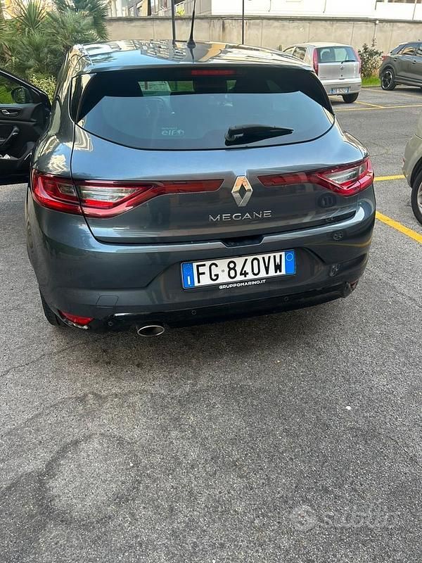 Usata Renault Mégane IV 110 CV (80 kW) 2016 Blu Berlina