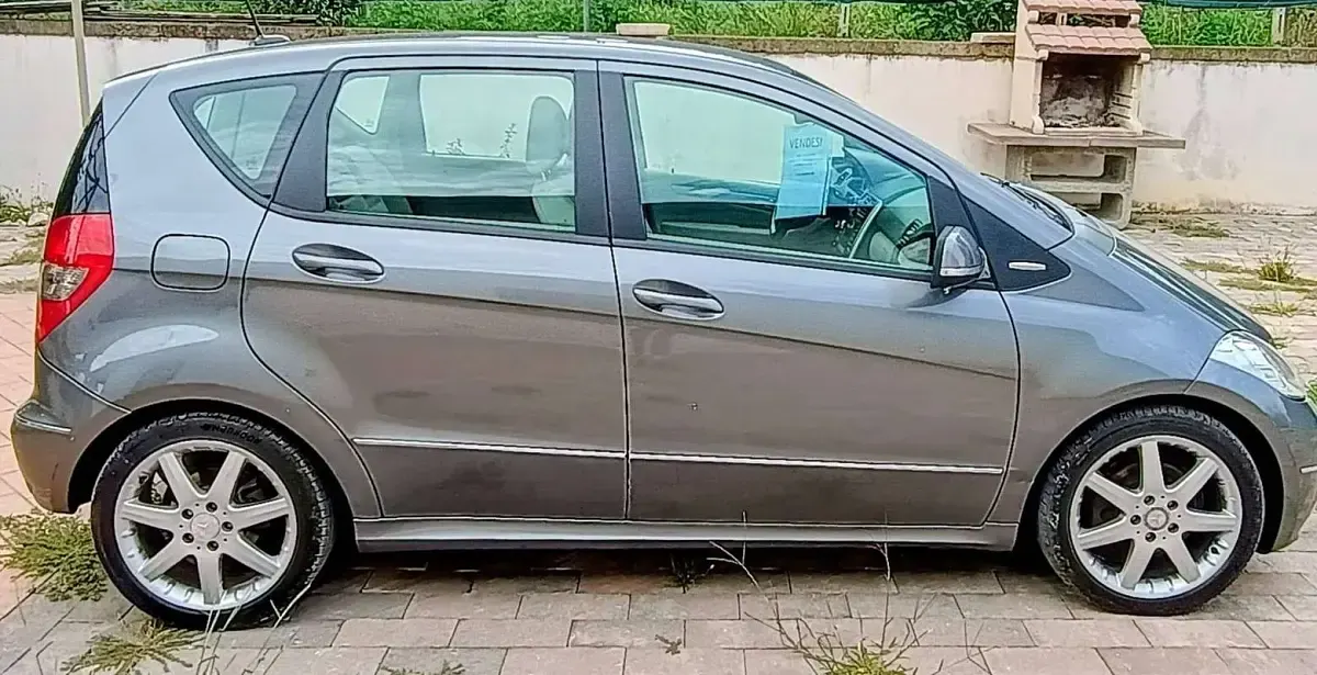 Usata Mercedes 180 Avantgarde 109 CV (80 kW) 2009 Grigio Berlina