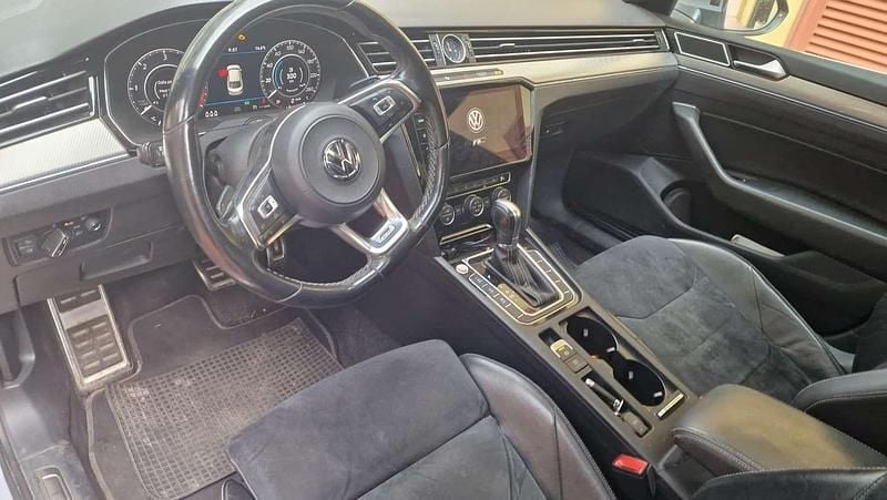 Usata VW Arteon Sportline 239 CV (175 kW) 2017 Argento Utilitaria