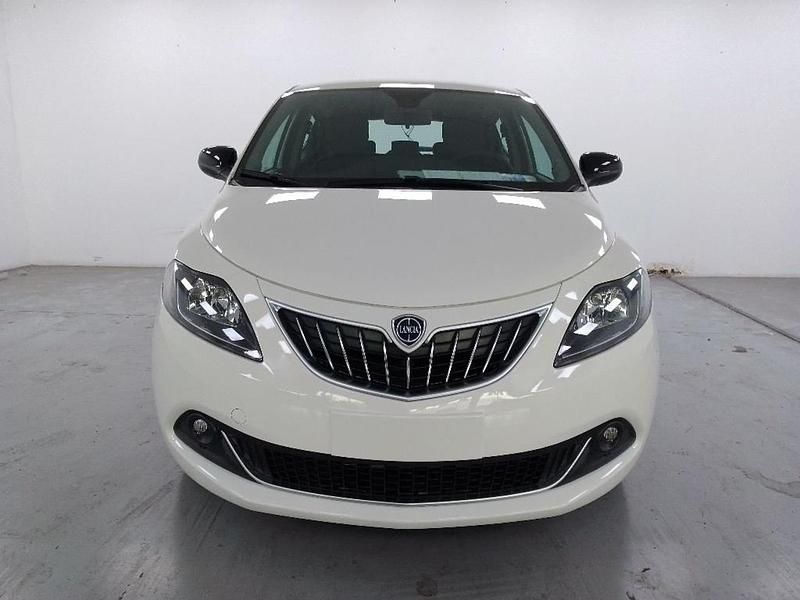 Usata Lancia Ypsilon Gold 70 CV (51 kW) 2023 Bianco Utilitaria