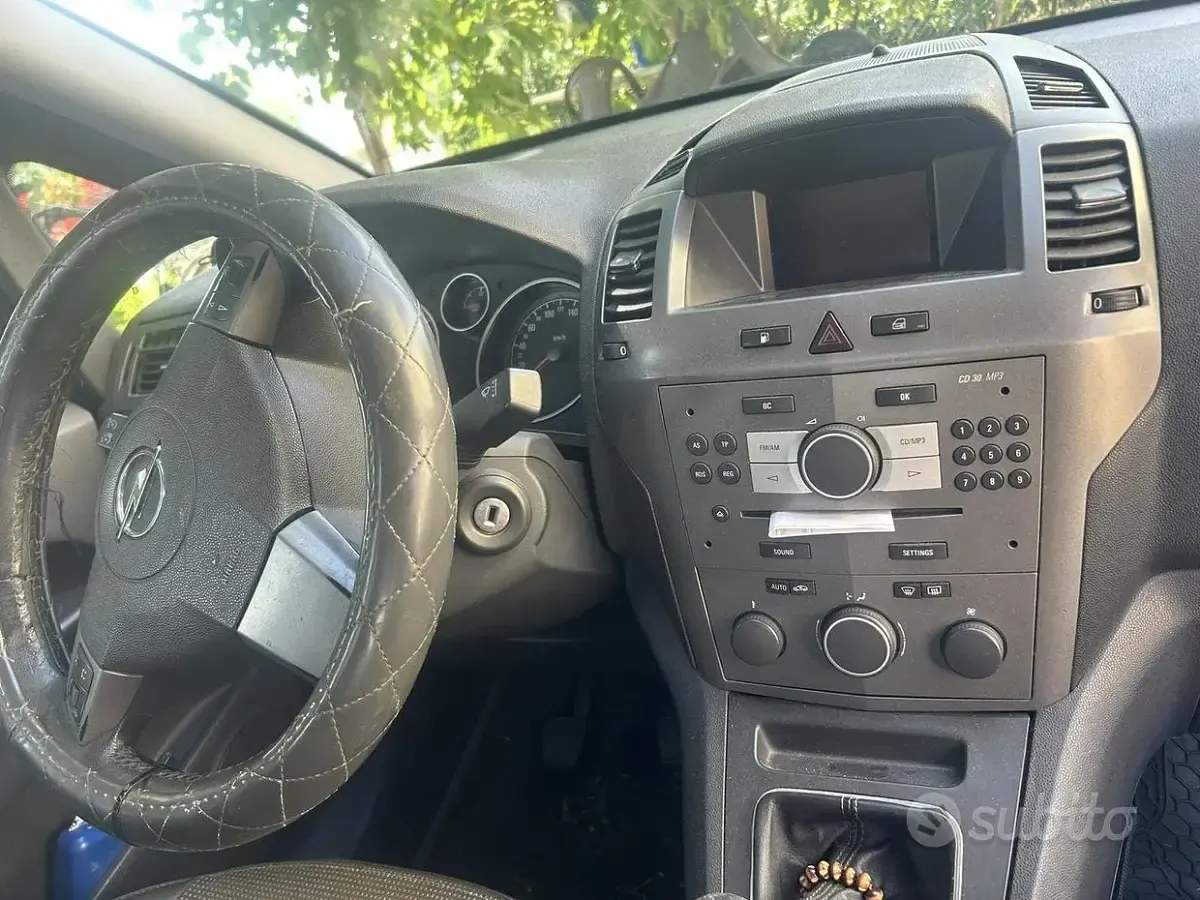 Usata Opel Zafira 94 CV (69 kW) 2007 Grigio Monovolume