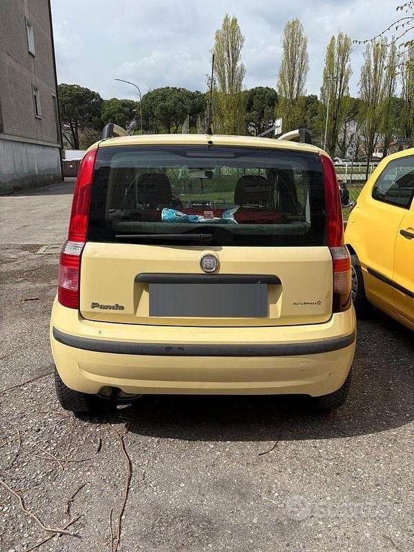 Usata Fiat Panda 69 CV (50 kW) 2011 Giallo Utilitaria