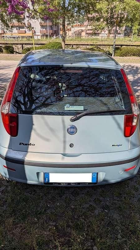 Usata Fiat Punto 69 CV (50 kW) 2004 Blu/azzurro Utilitaria