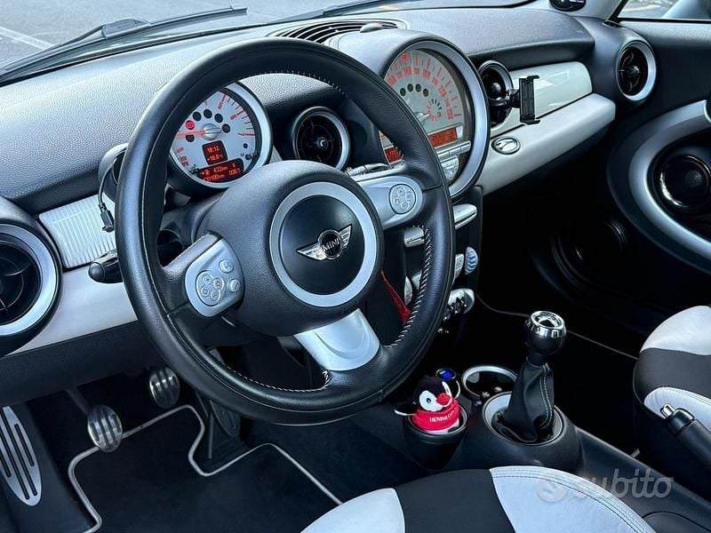 Usata Mini Cooper D 109 CV (80 kW) 2010 Nero Utilitaria