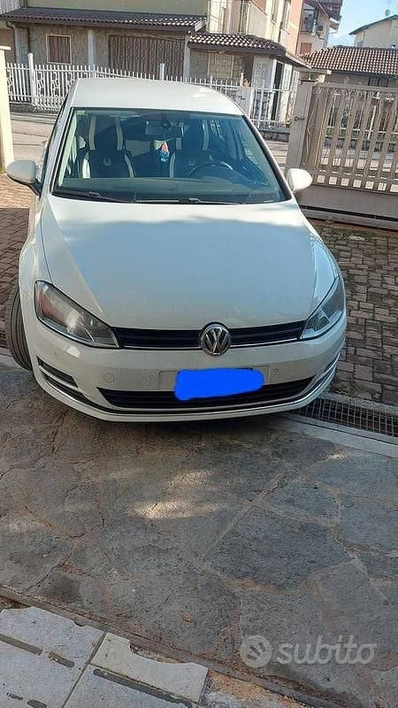 Usata 2013 VW Golf VII Highline Tre volumi | 14.000 € (Molto cara) - Immagine 1/4