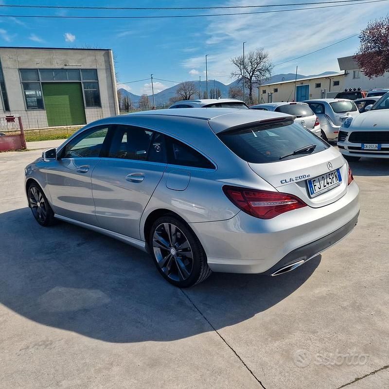 Usata Mercedes CLA200 Premium 136 CV (100 kW) 2017 Grigio Station wagon