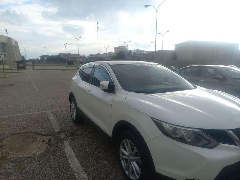 Usata Nissan Qashqai Acenta 110 CV (80 kW) 2015 Bianco SUV