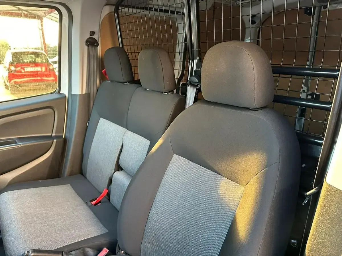 Usata Fiat Doblò S 105 CV (77 kW) 2022 Bianco Monovolume