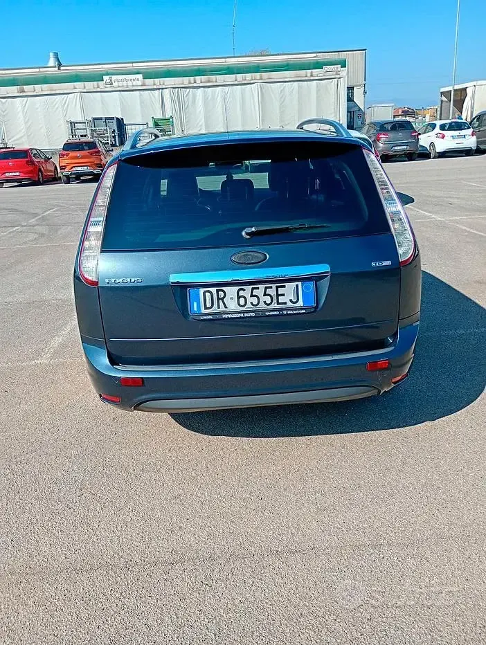 Usata Ford Focus 136 CV (100 kW) 2008 Grigio Station wagon