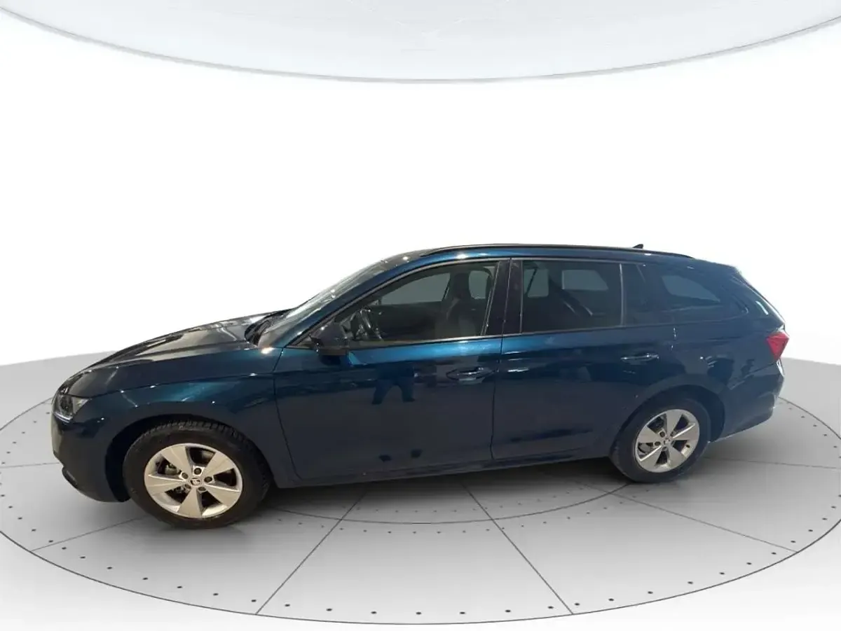 Usata Skoda Octavia Executive 150 CV (110 kW) 2022 Blu Station wagon