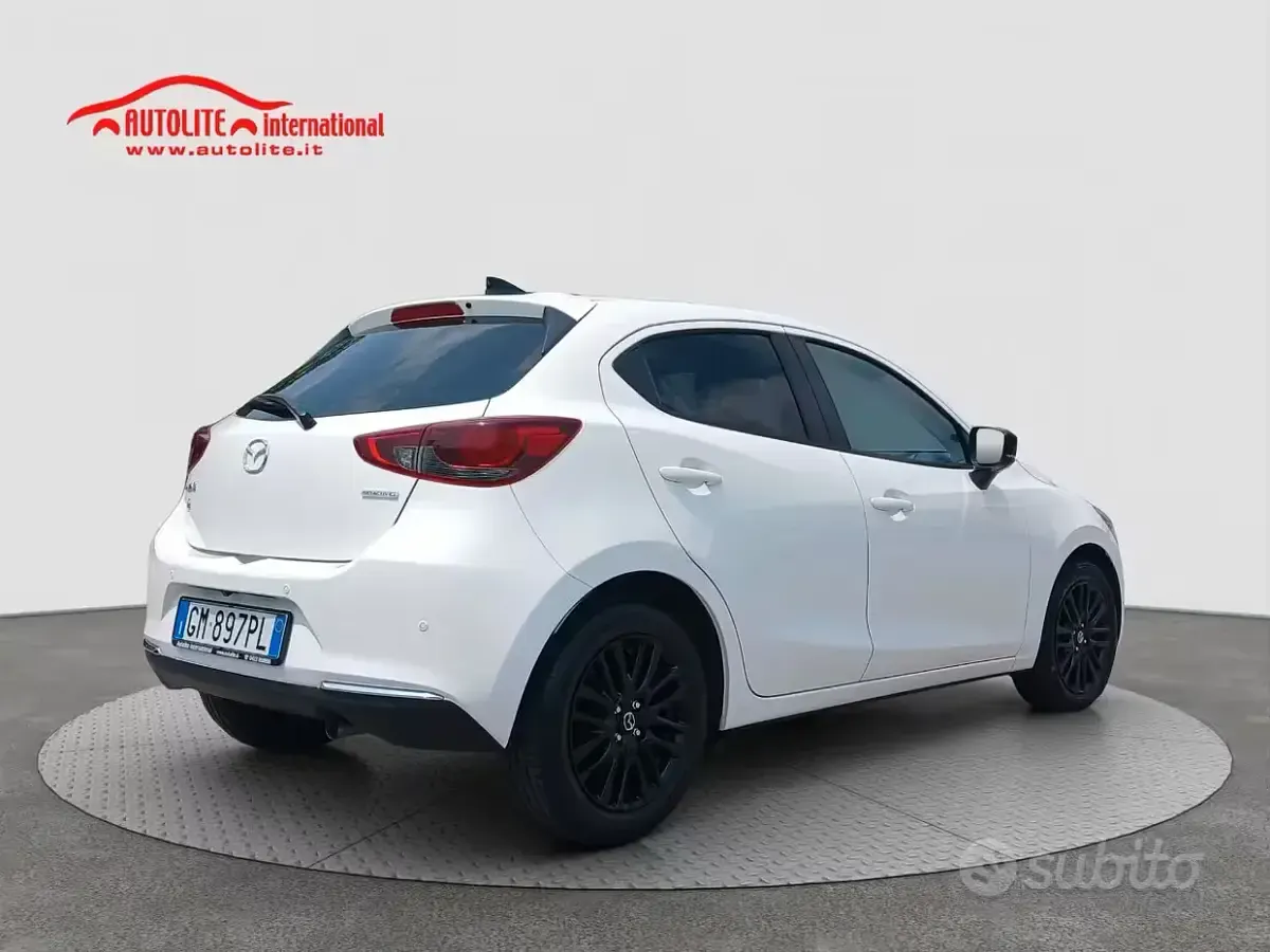 Usata Mazda 2 Homura-Line 75 CV (55 kW) 2023 Bianco Utilitaria