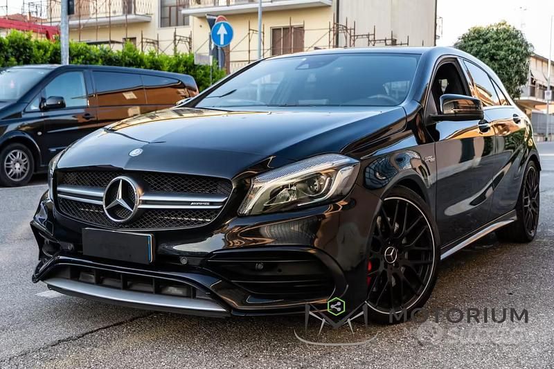 Käytetty Mercedes A45 AMG AMG 426 HP (313 kW) 2015 Musta Sedan