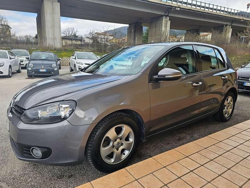 Usata VW Golf VI Trendline 102 CV (75 kW) 2010 Grigio Utilitaria